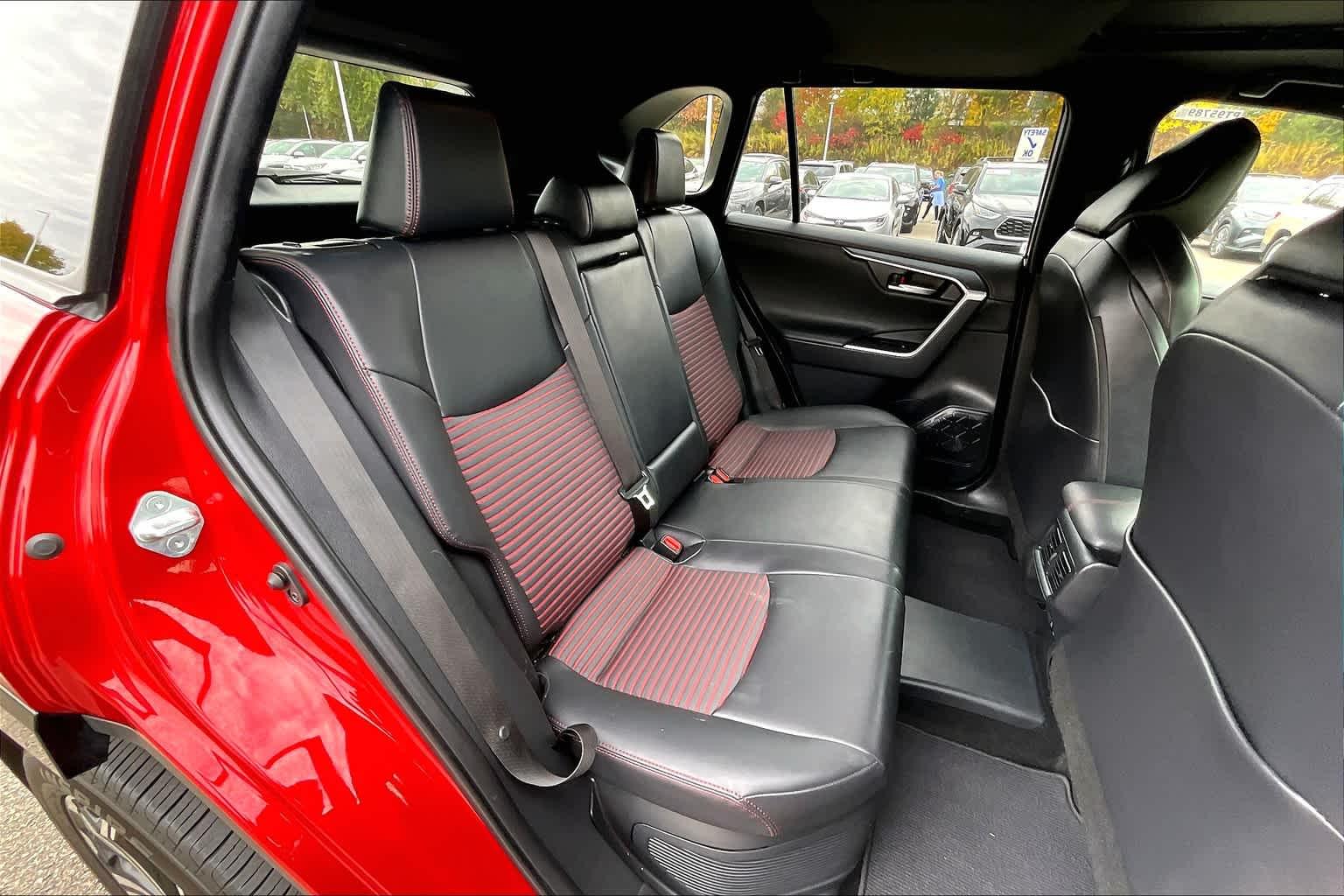 2021 Toyota RAV4 Prime XSE - Photo 16