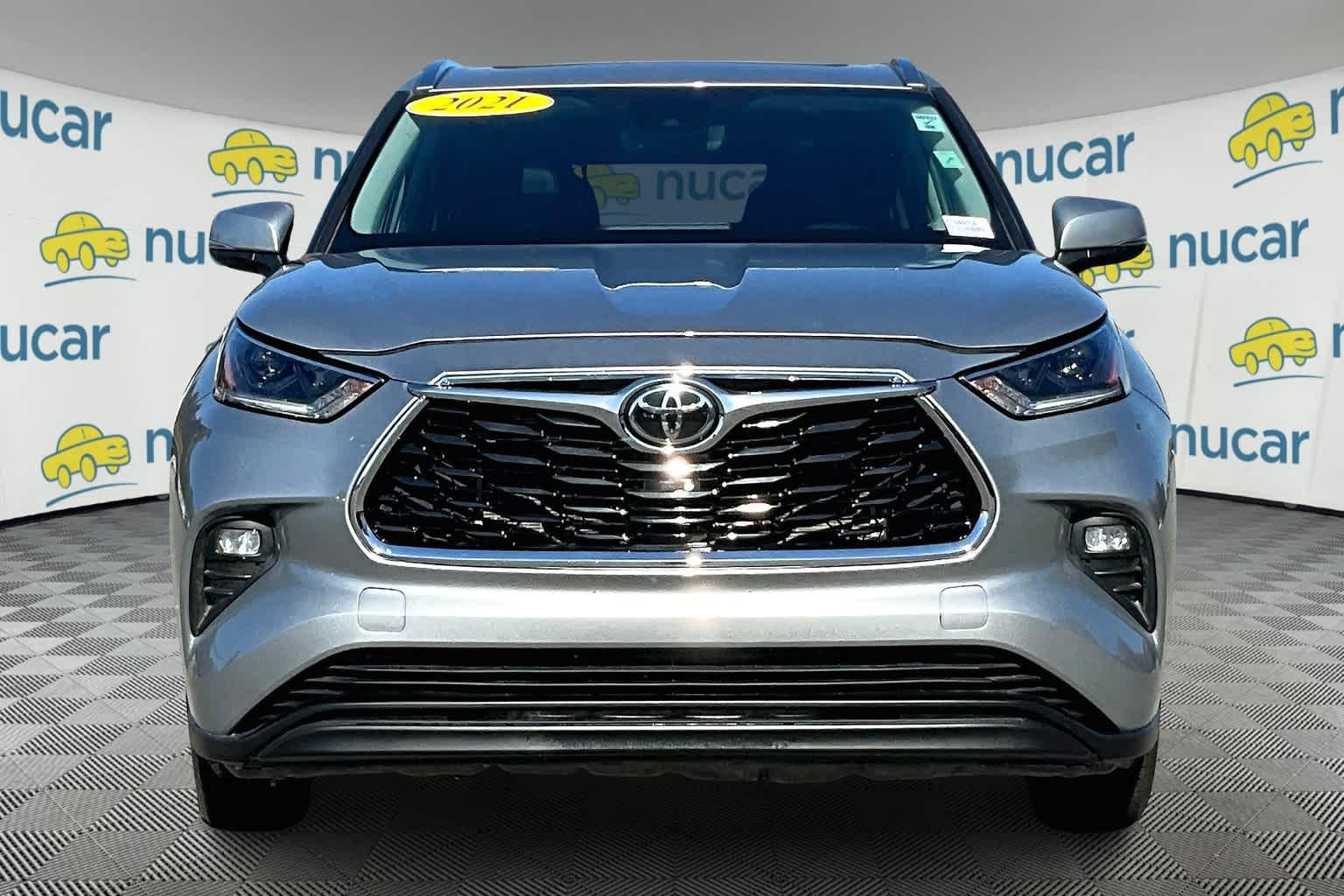 2021 Toyota Highlander XLE - Photo 2