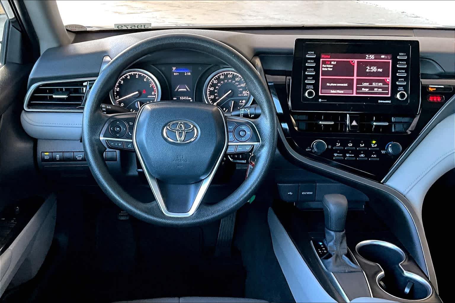 2021 Toyota Camry LE - Photo 17