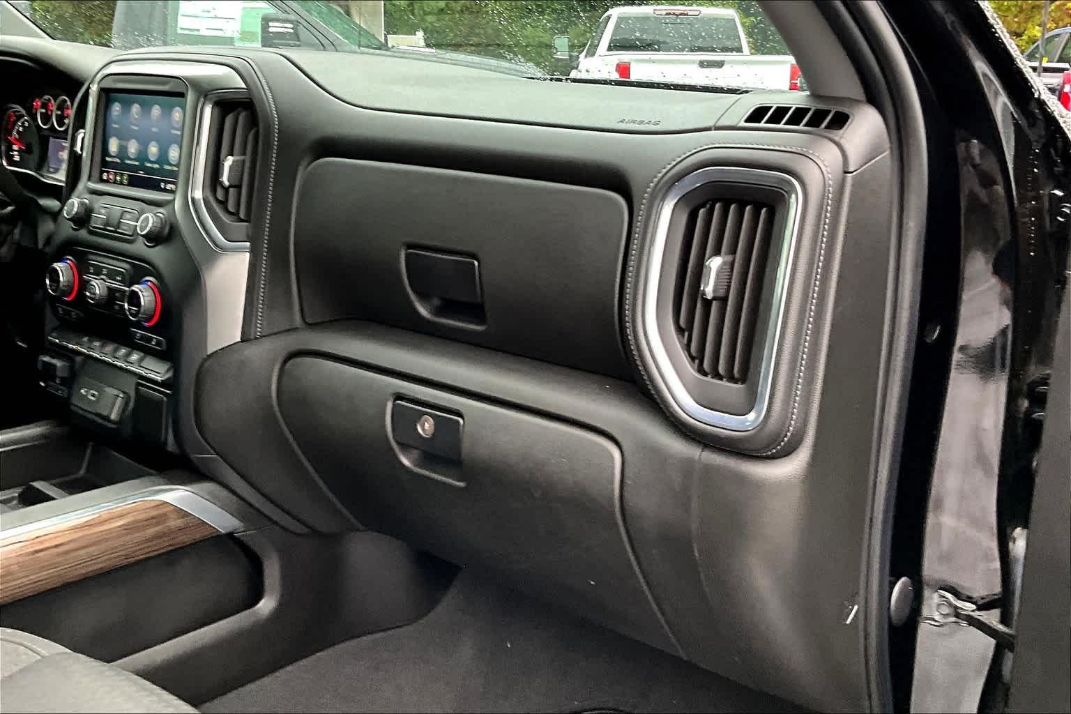 2021 Chevrolet Silverado 1500 RST 4WD Crew Cab 147 - Photo 13