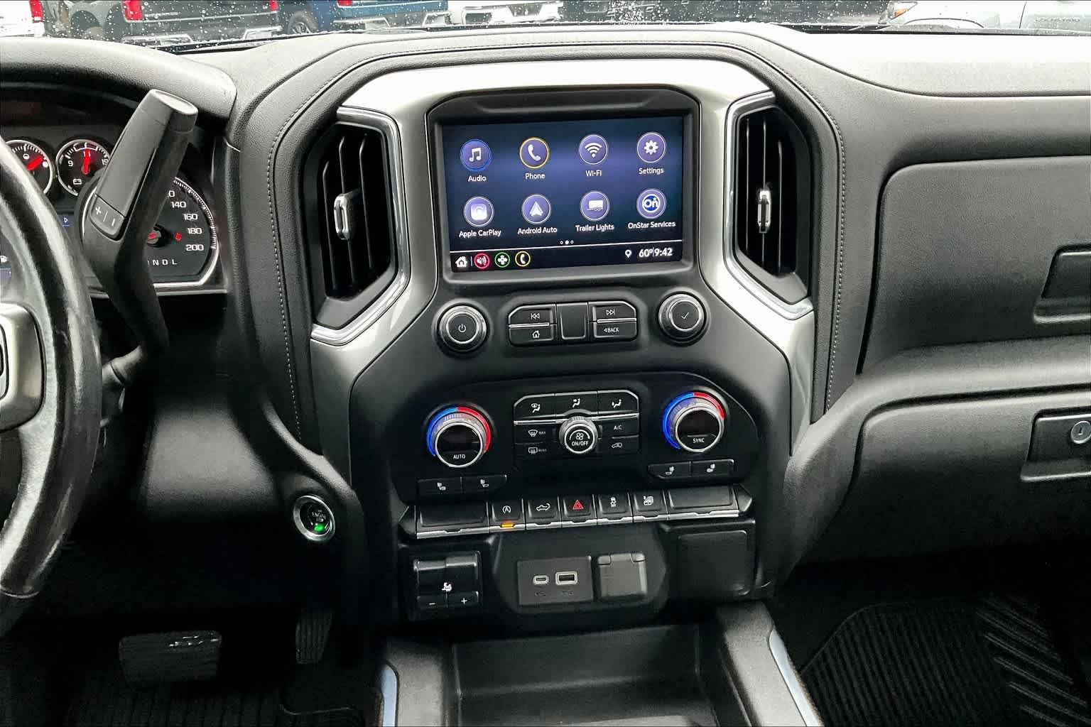 2021 Chevrolet Silverado 1500 RST 4WD Crew Cab 147 - Photo 17