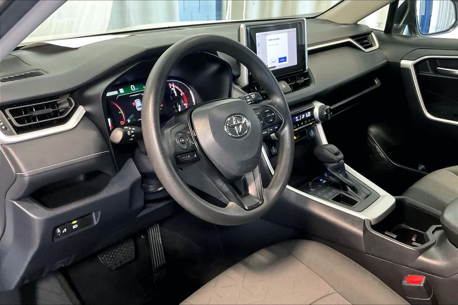 2023 Toyota RAV4 XLE - Photo 8