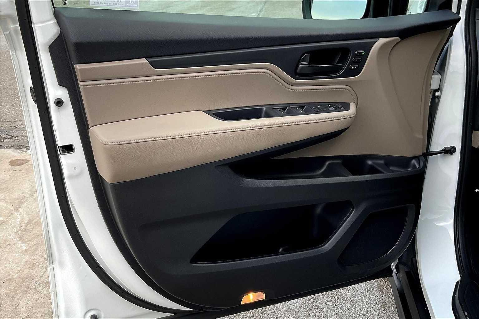 2022 Honda Odyssey EX-L - Photo 17