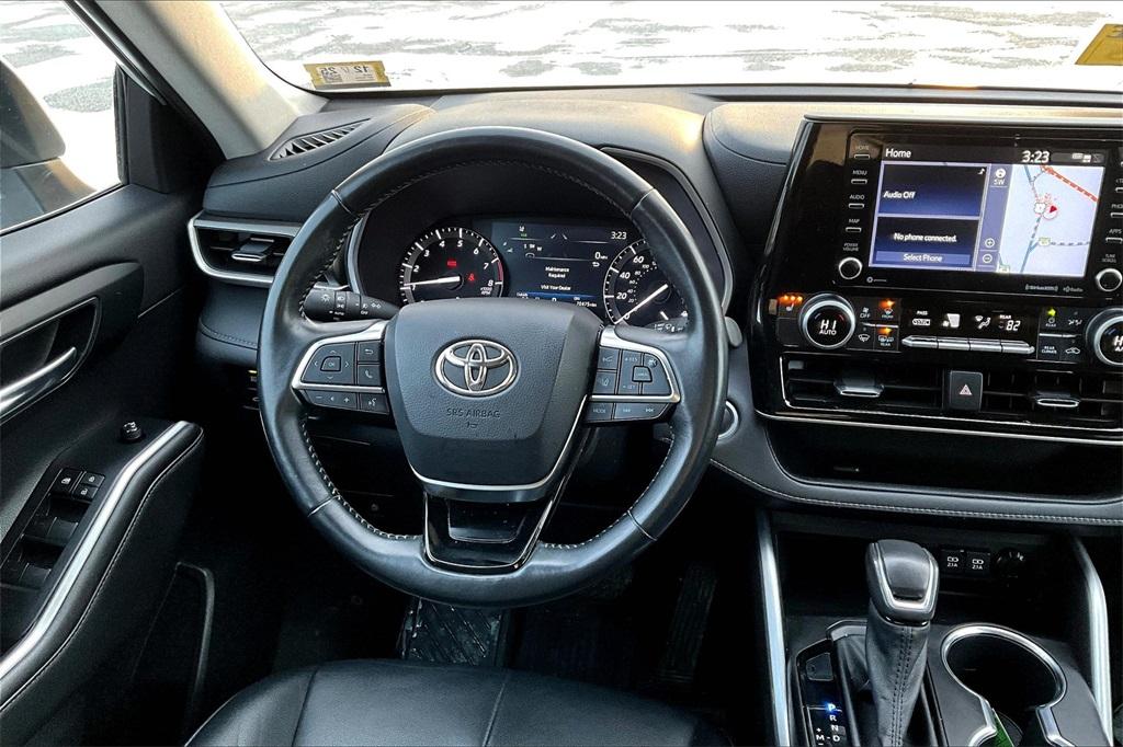 2021 Toyota Highlander XLE - Photo 18