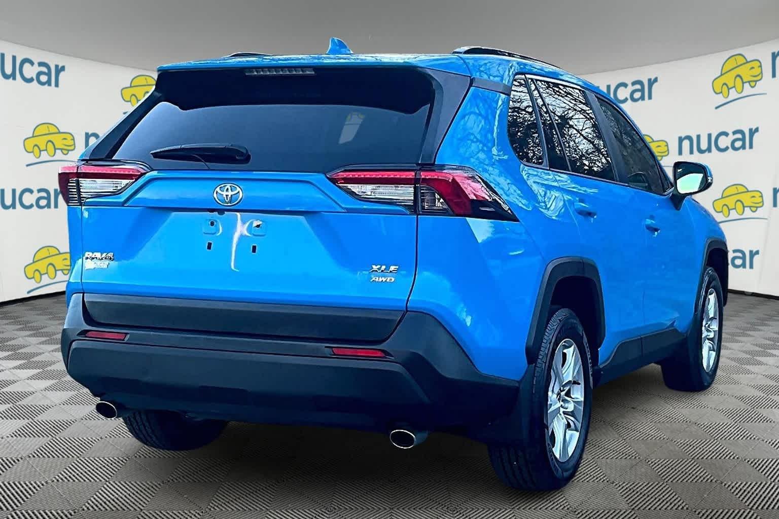 2021 Toyota RAV4 XLE - Photo 6