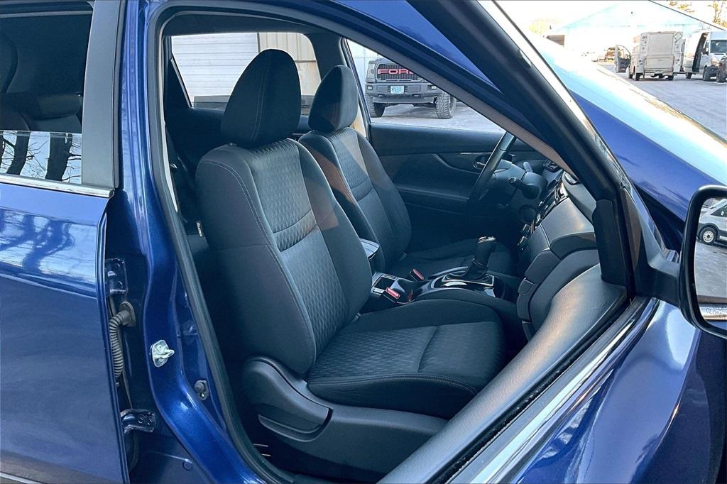 2019 Nissan Rogue SV - Photo 11