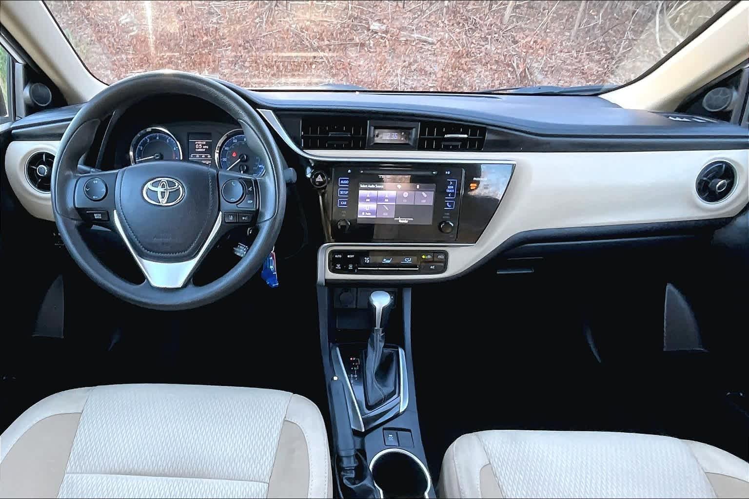 2017 Toyota Corolla LE - Photo 21