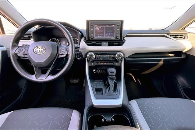 2021 Toyota RAV4 XLE - Photo 15