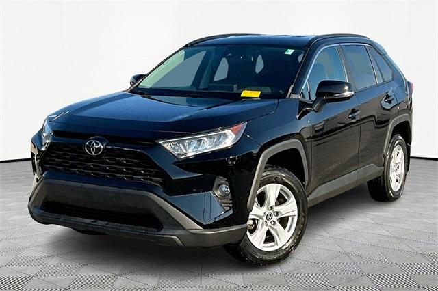 2021 Toyota RAV4 XLE - Photo 3