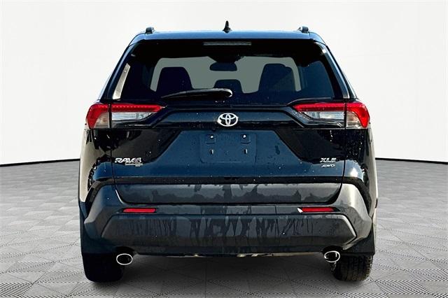 2021 Toyota RAV4 XLE - Photo 5