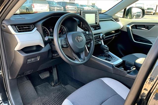 2021 Toyota RAV4 XLE - Photo 8