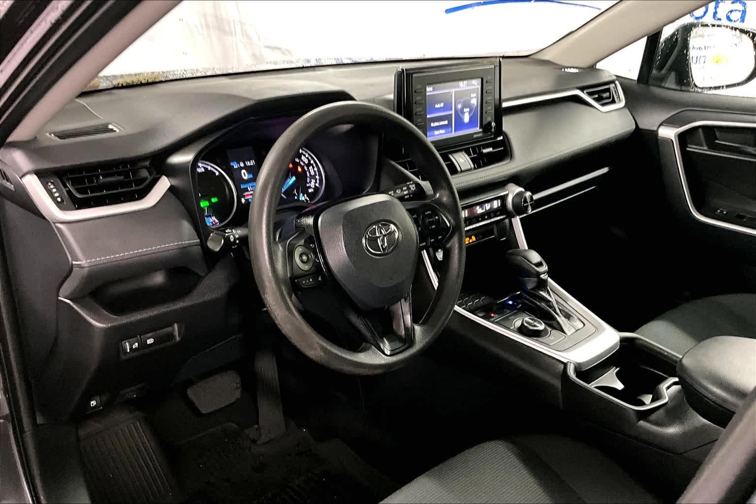 2021 Toyota RAV4 Hybrid LE - Photo 8