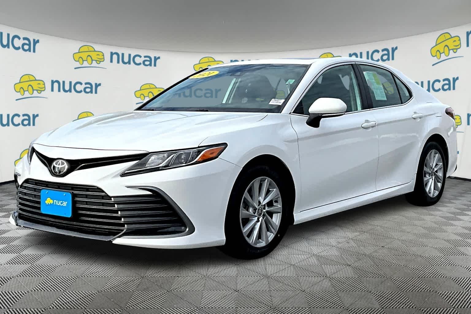 2021 Toyota Camry LE - Photo 3