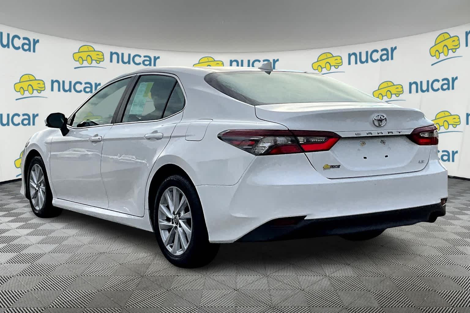 2021 Toyota Camry LE - Photo 4