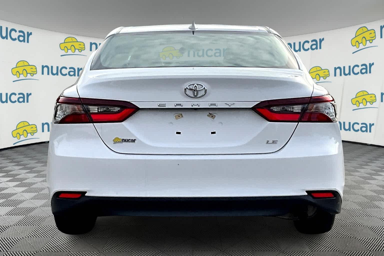 2021 Toyota Camry LE - Photo 5