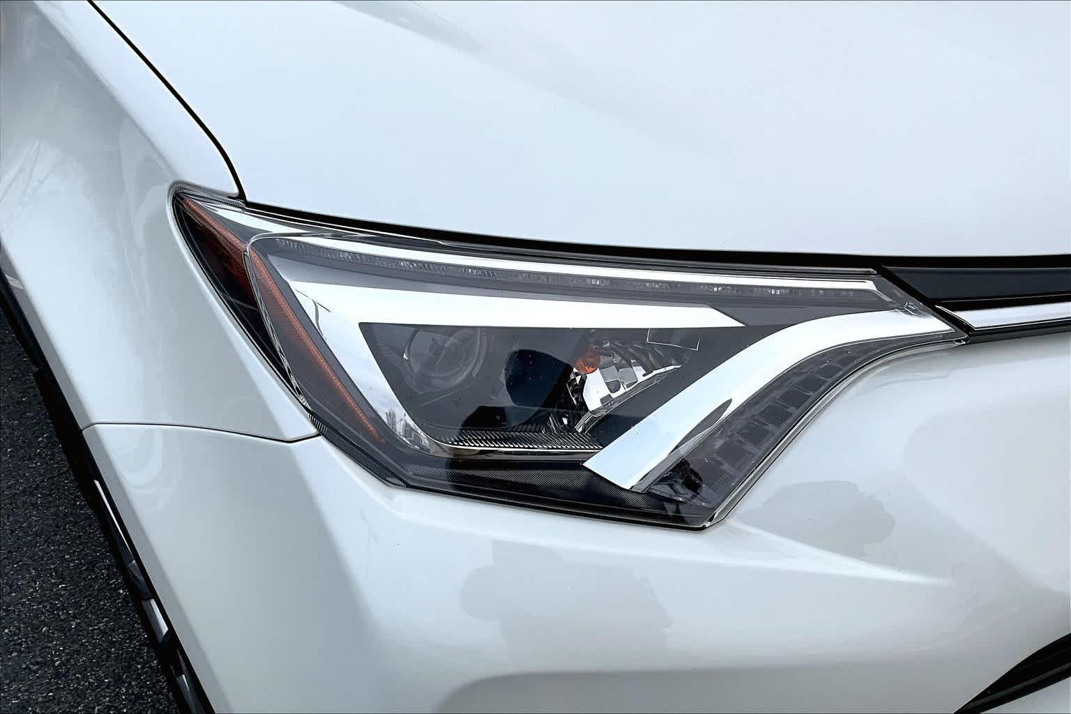 2018 Toyota RAV4 Limited - Photo 33