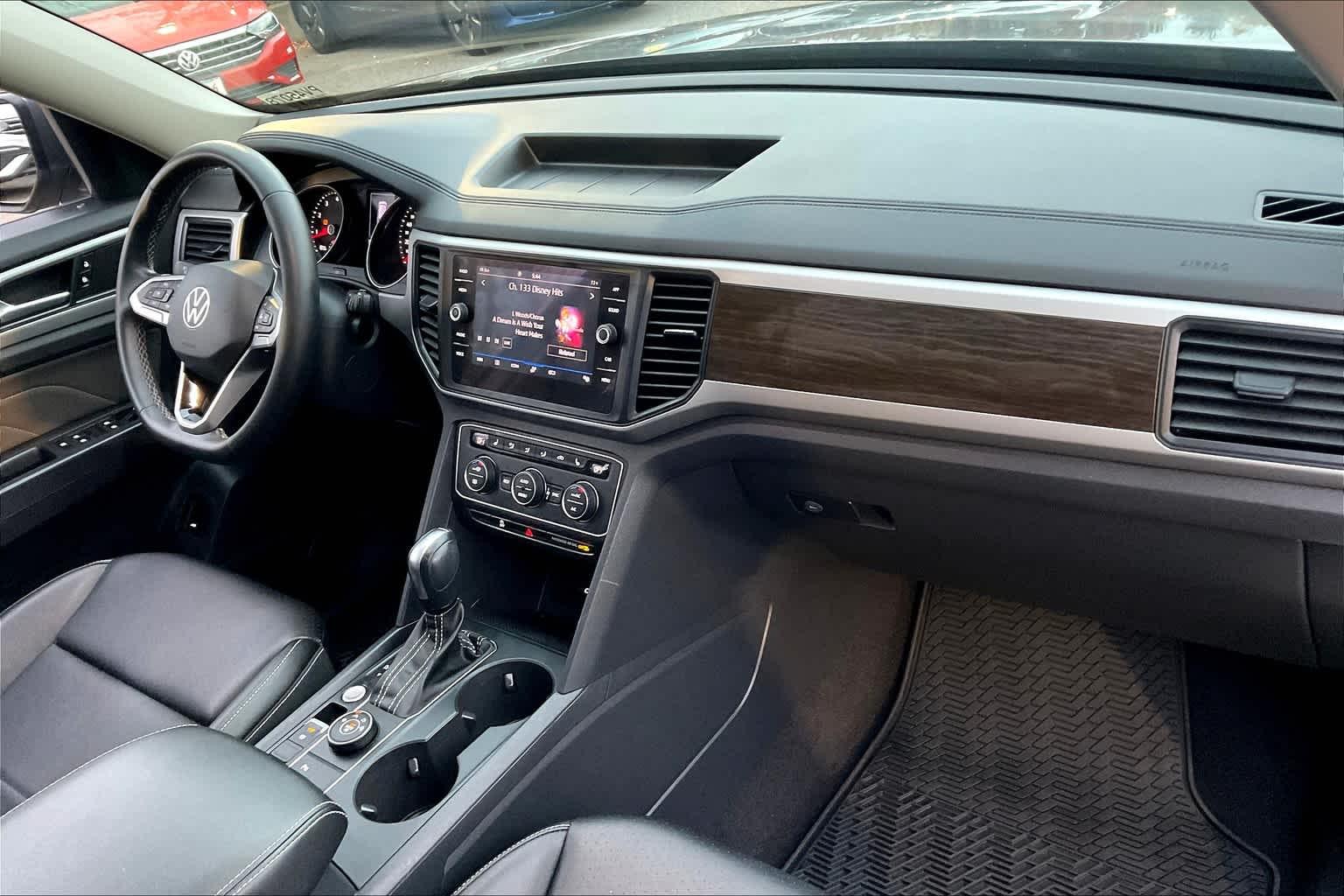 2021 Volkswagen Atlas 3.6L V6 SE w/Technology - Photo 14