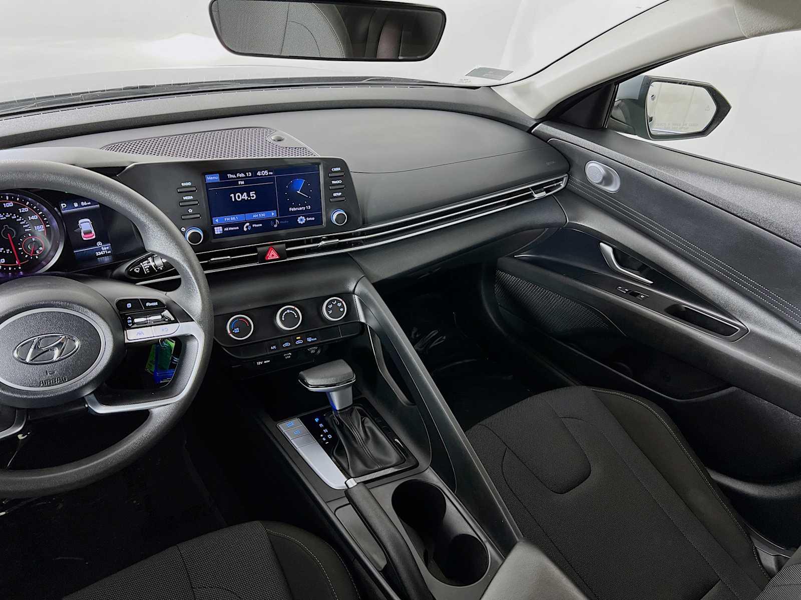 2022 Hyundai Elantra SE - Photo 22