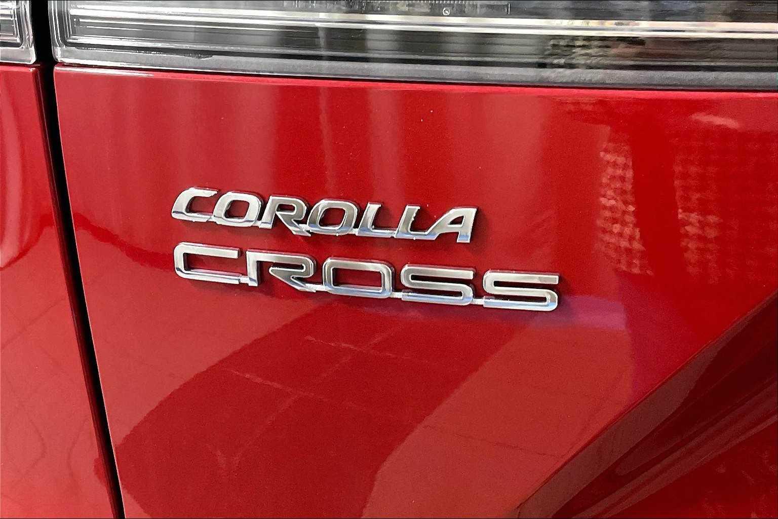 2023 Toyota Corolla Cross XLE - Photo 28