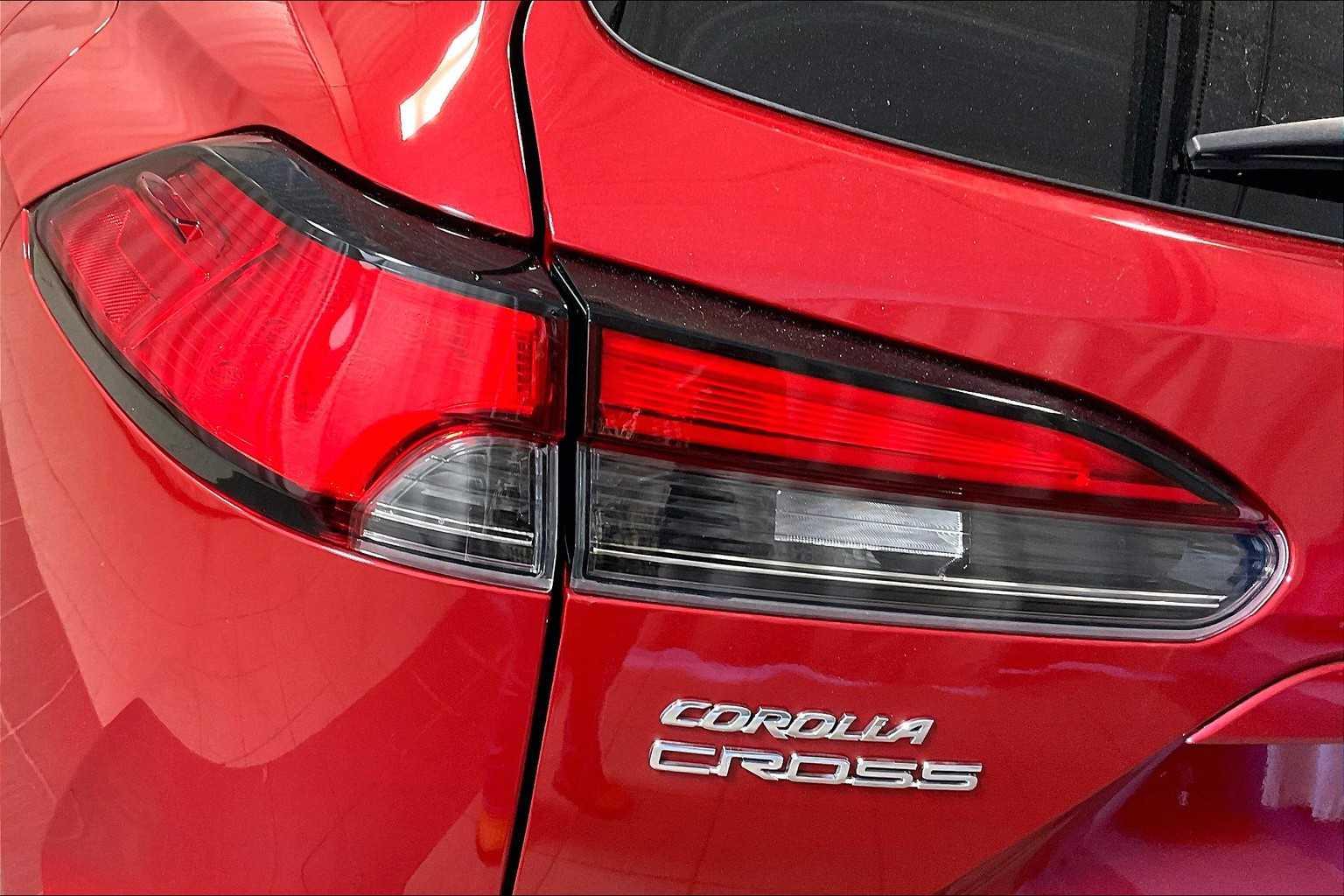 2023 Toyota Corolla Cross XLE - Photo 33