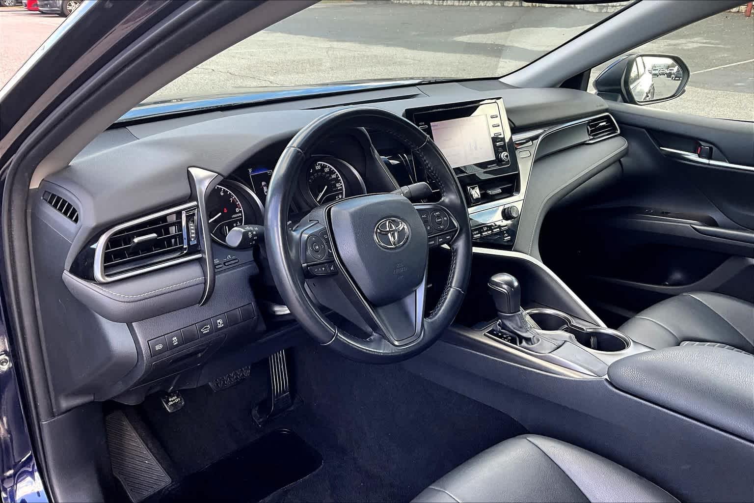 2021 Toyota Camry SE - Photo 8