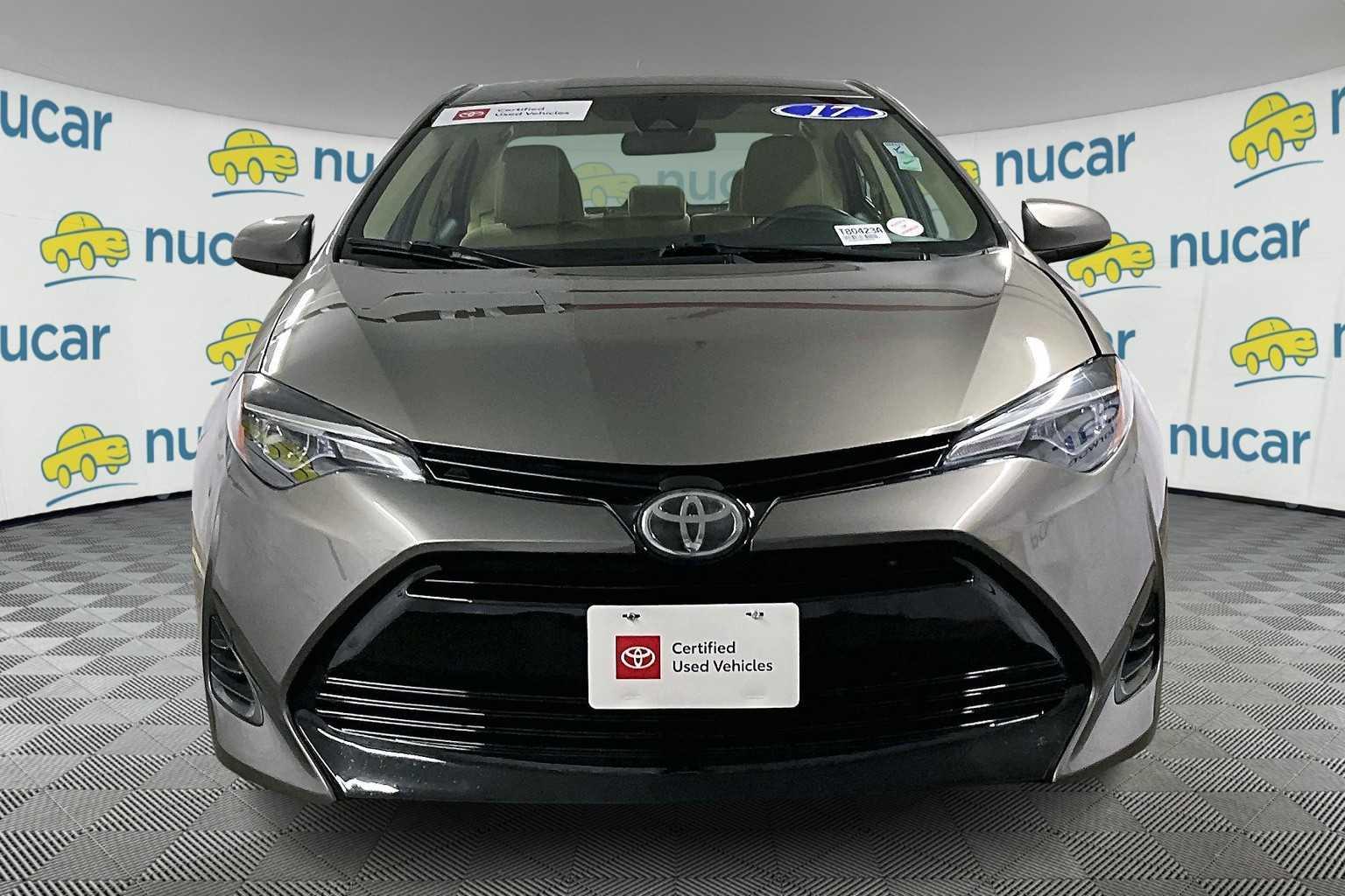 2017 Toyota Corolla LE - Photo 2