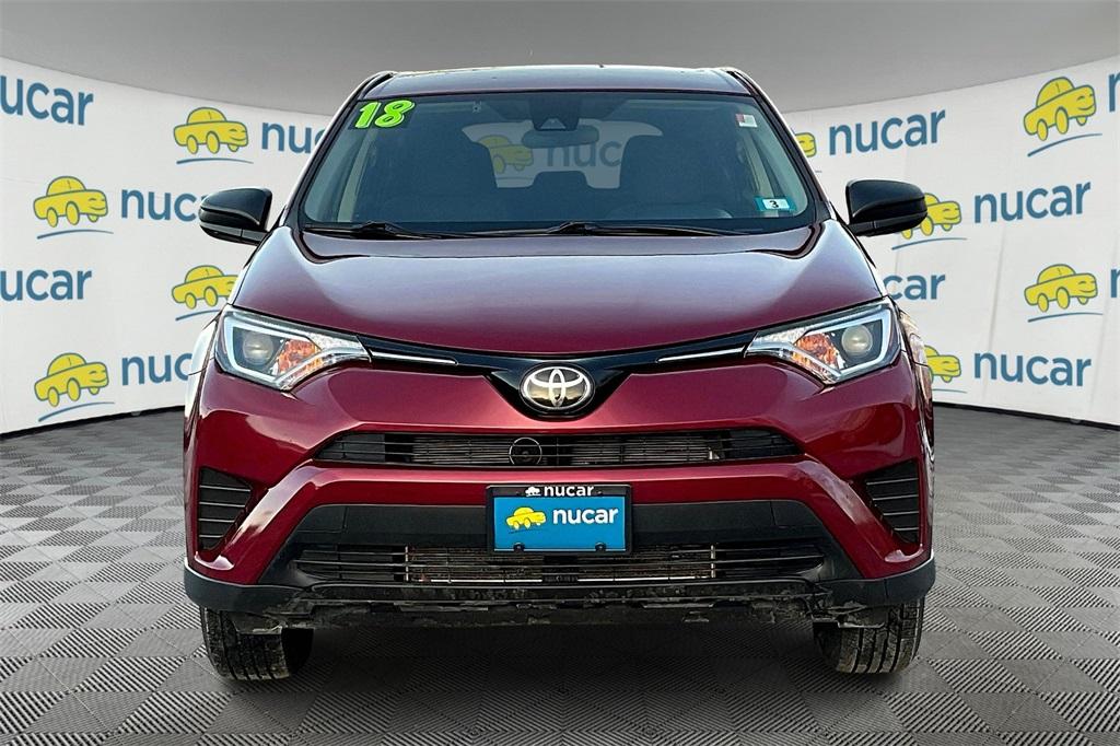 2018 Toyota RAV4 LE - Photo 2