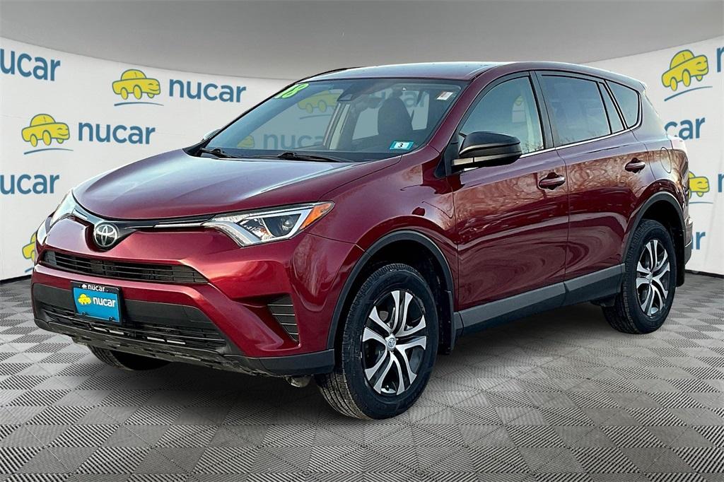 2018 Toyota RAV4 LE - Photo 3