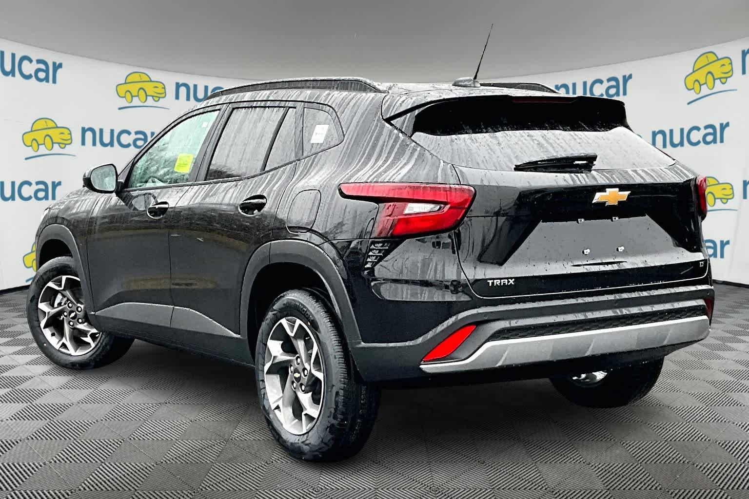 2025 Chevrolet Trax LT - Photo 5