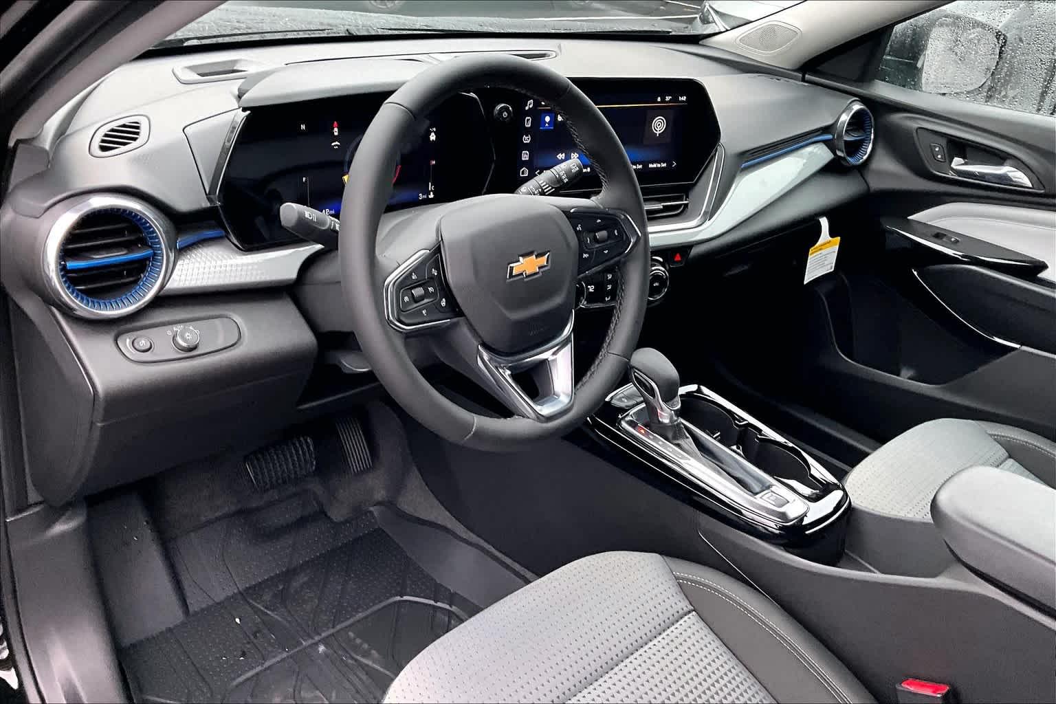 2025 Chevrolet Trax LT - Photo 9