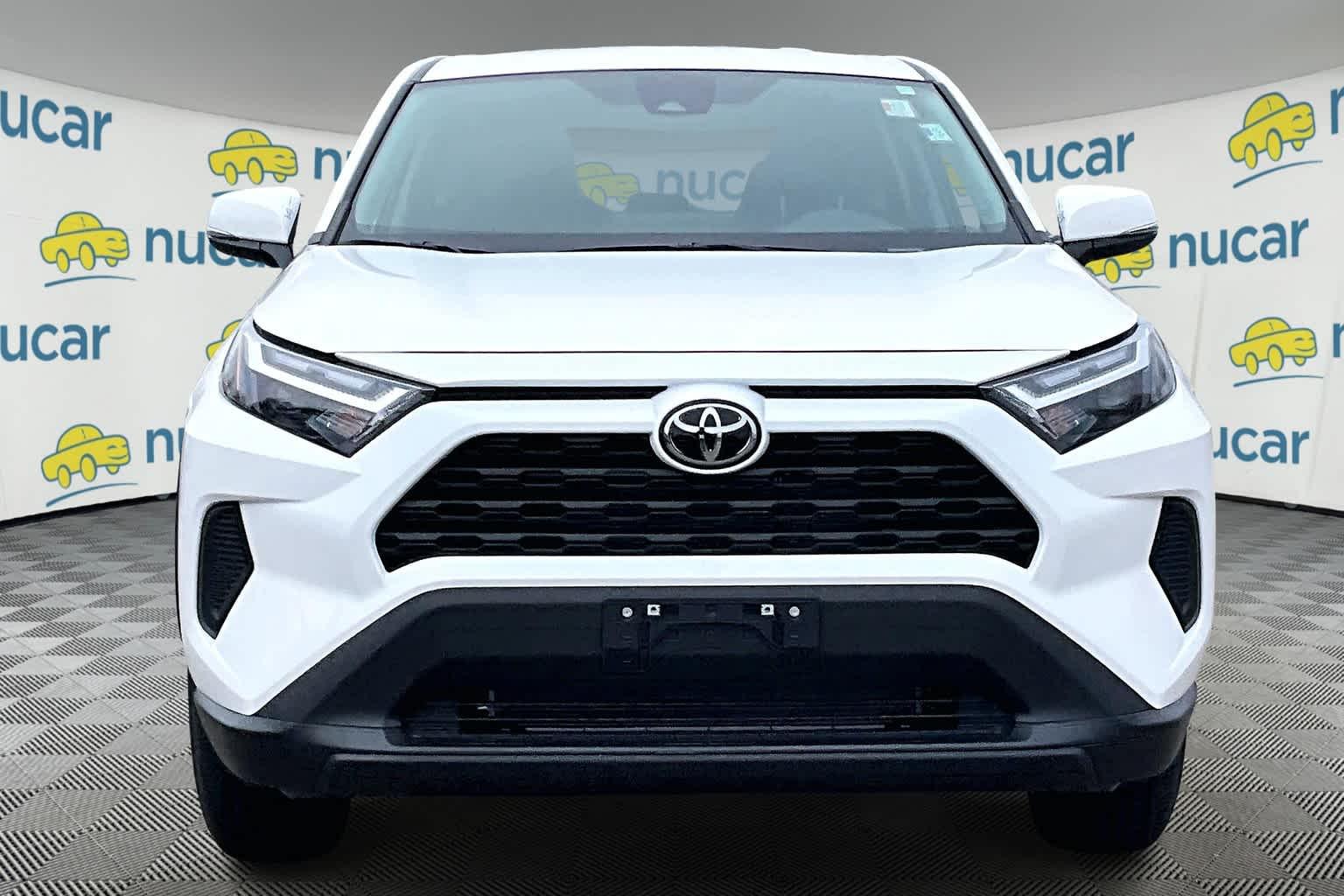 2025 Toyota RAV4 LE - Photo 3