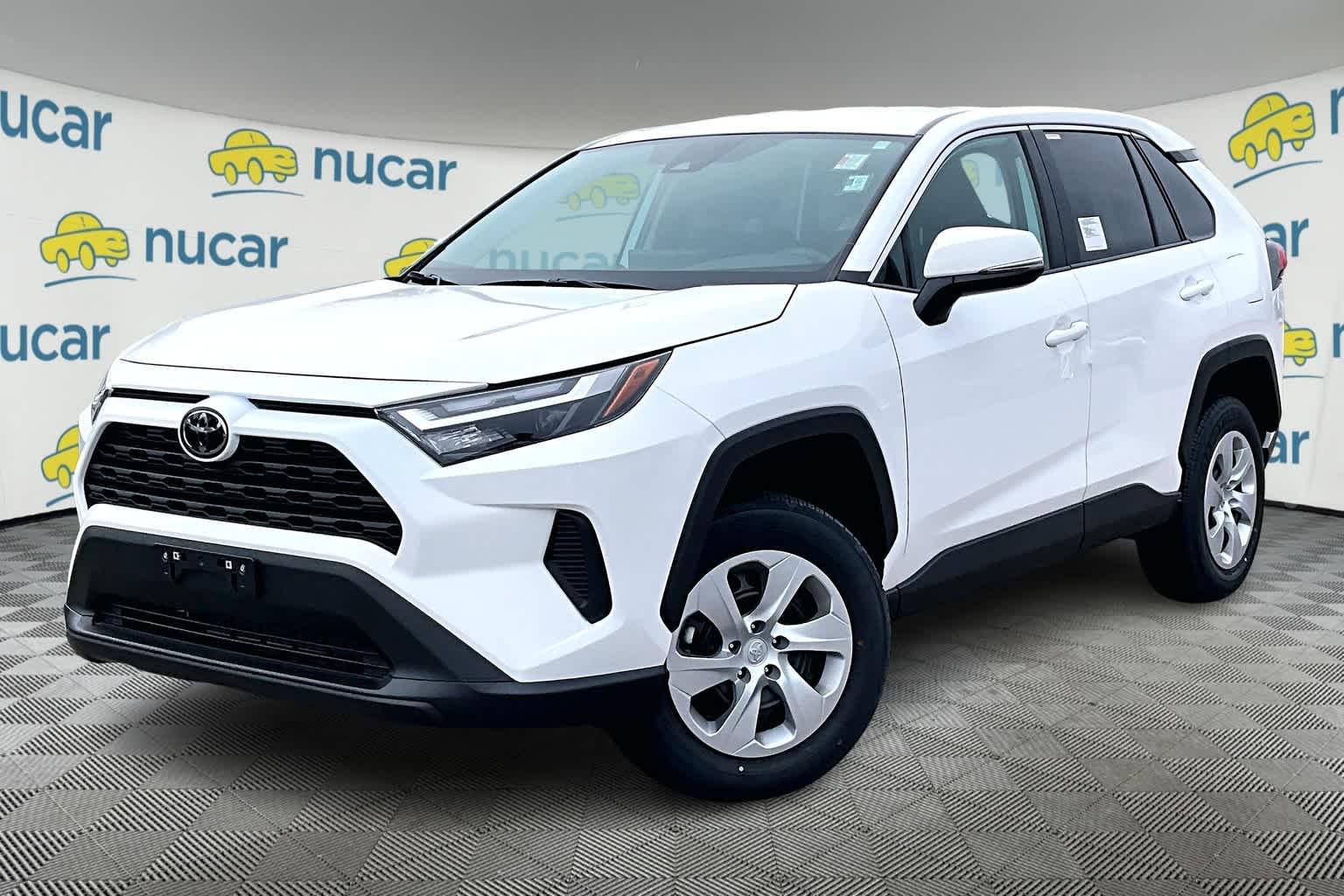 2025 Toyota RAV4 LE - Photo 4