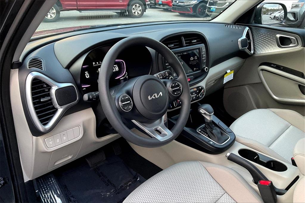 2025 Kia Soul LX - Photo 8