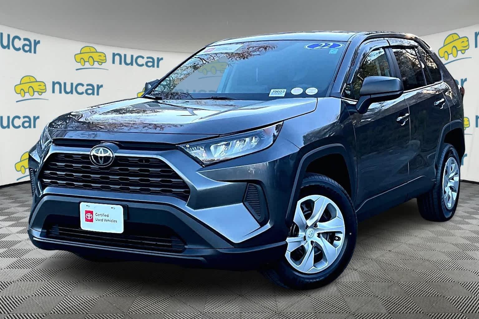 2022 Toyota RAV4 LE - Photo 3