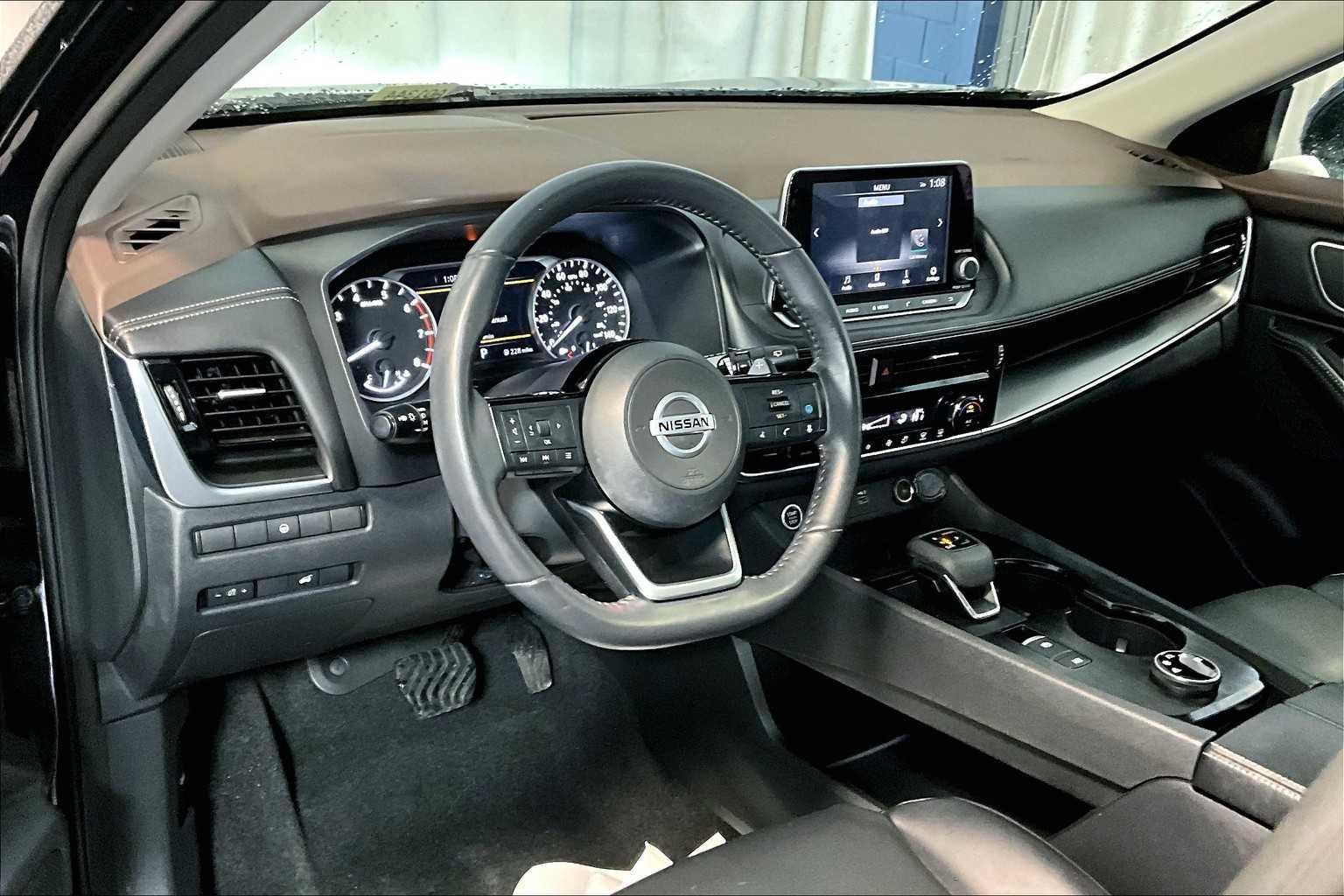 2021 Nissan Rogue SV - Photo 8