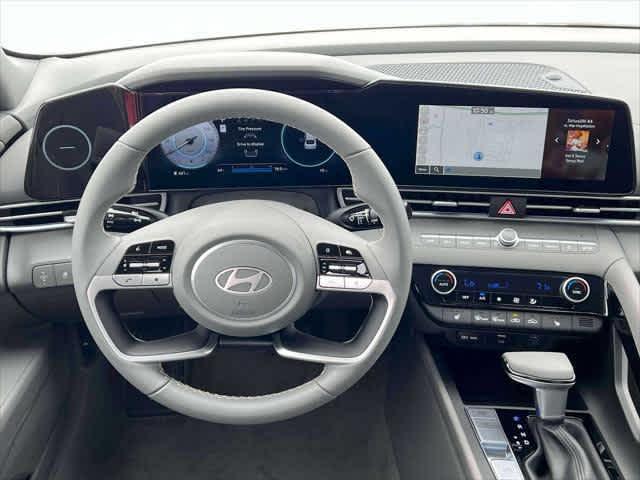 2024 Hyundai Elantra SEL - Photo 1