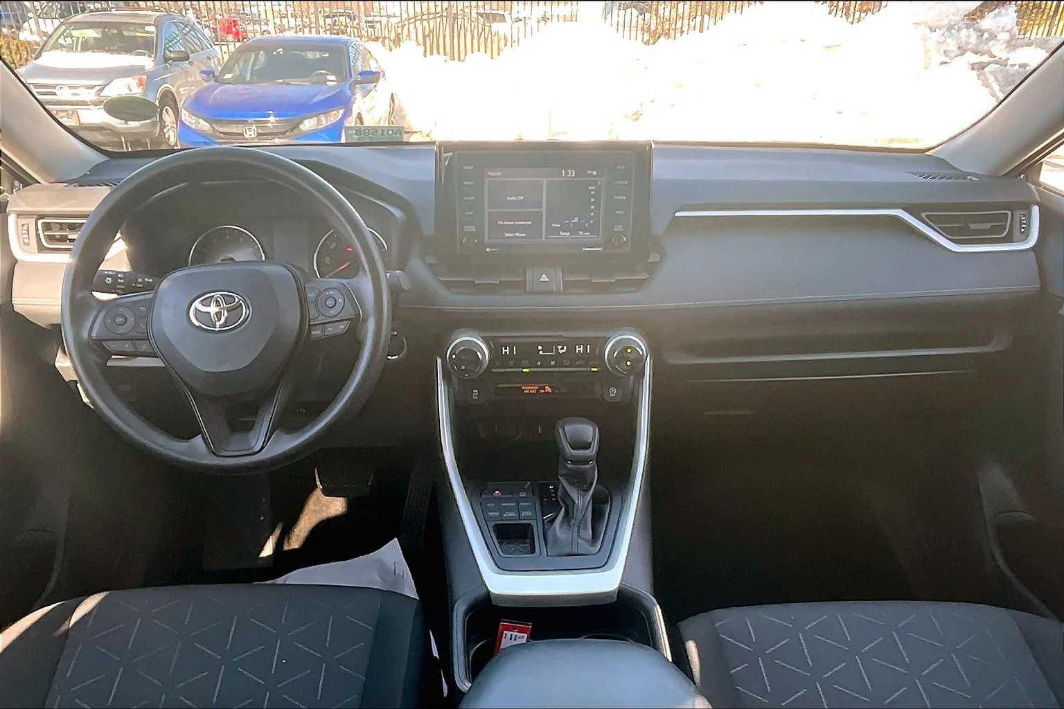 2021 Toyota RAV4 XLE - Photo 21