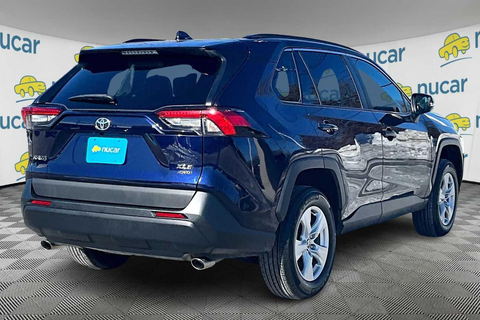 2021 Toyota RAV4 XLE - Photo 6