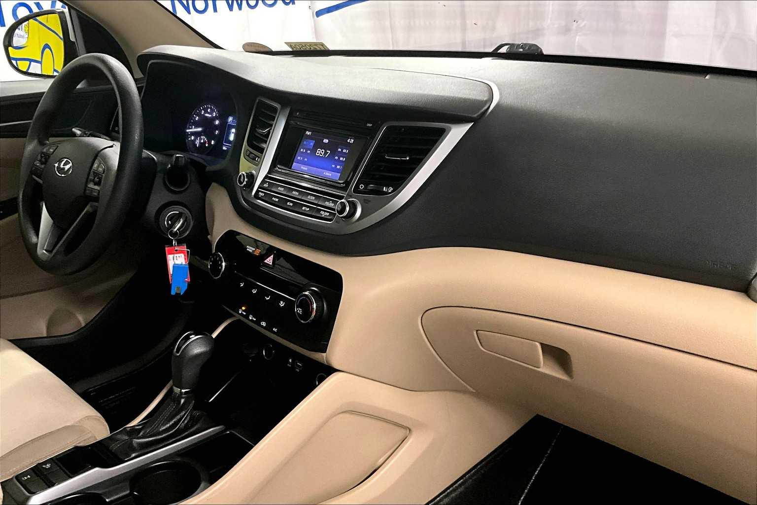 2018 Hyundai Tucson SE - Photo 14