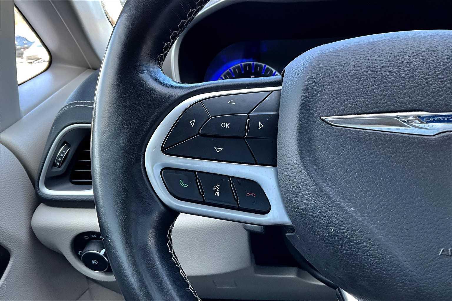 2021 Chrysler Pacifica Touring L - Photo 24