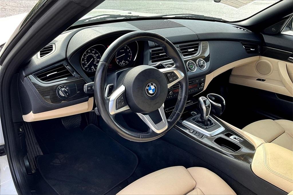 2016 BMW Z4 sDrive28i - Photo 8